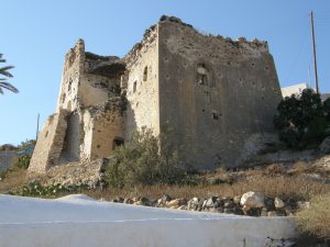 Emporio: Goulas Castle